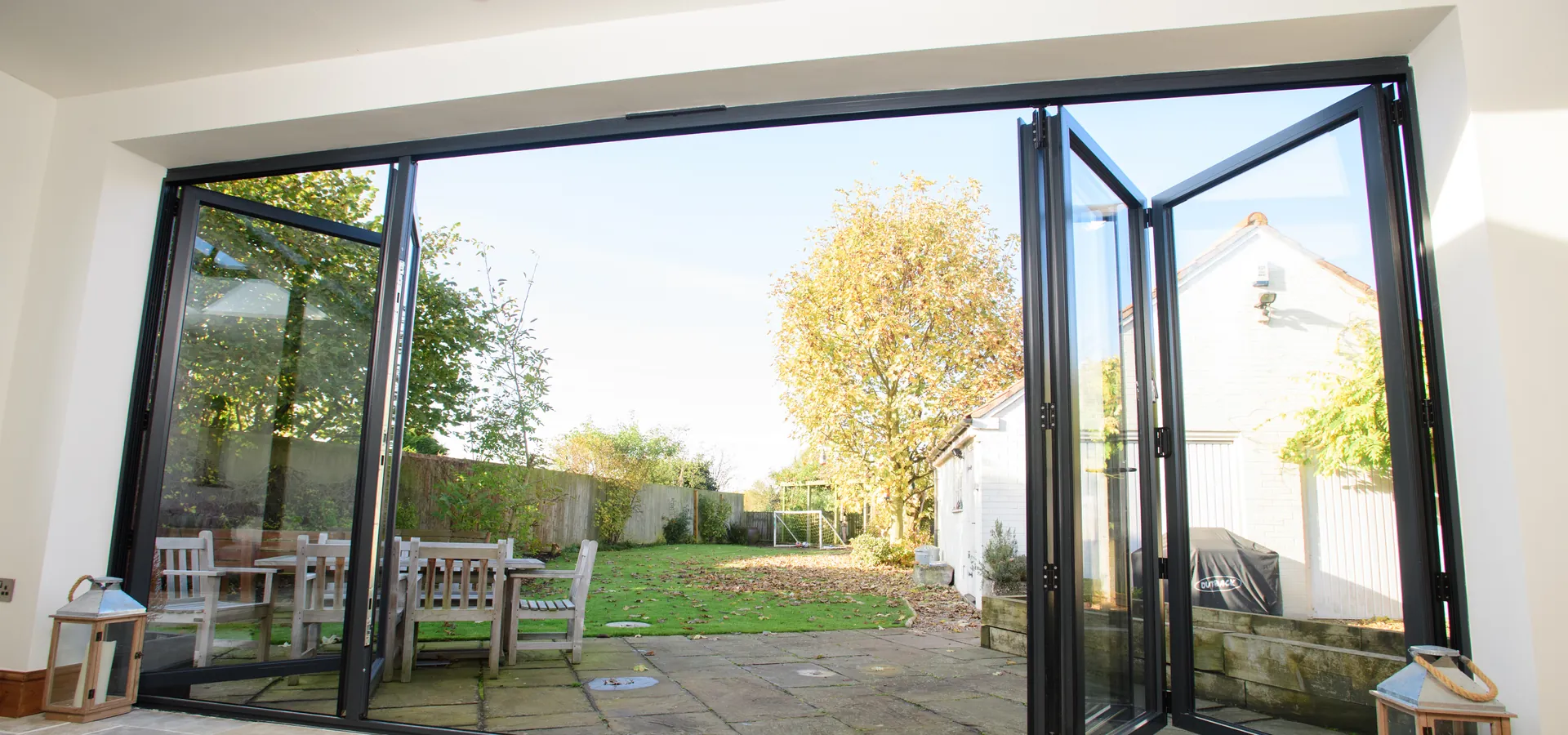 Bifold Leyton